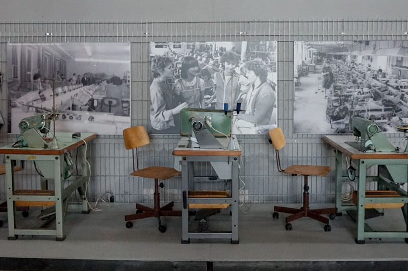 Sonderausstellung Braki im Industriemuseum Brandenburg - Der VEB „BRAKI“ produzierte Kinderkleidung  Sonderausstellung Braki im Industriemuseum Brandenburg - Der VEB „BRAKI“ produzierte Kinderkleidung