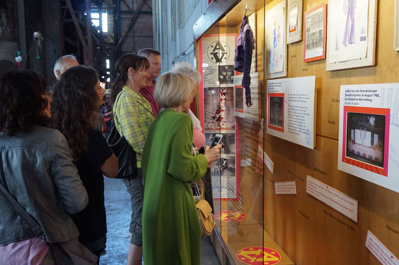 Die wohl bunteste Abteilung des Stahl- und Walzwerkes – Das Arbeitervarieté - Sonderausstellung im Industriemuseum Brandenburg  Die wohl bunteste Abteilung des Stahl- und Walzwerkes – Das Arbeitervarieté - Sonderausstellung im Industriemuseum Brandenburg