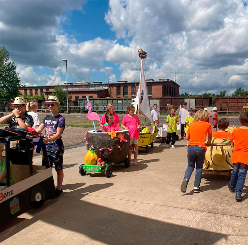 Seifenkistenrennen - ein Schulprojekt 2024 im Industriemuseum Brandenburg Seifenkistenrennen - ein Schulprojekt 2024 im Industriemuseum Brandenburg