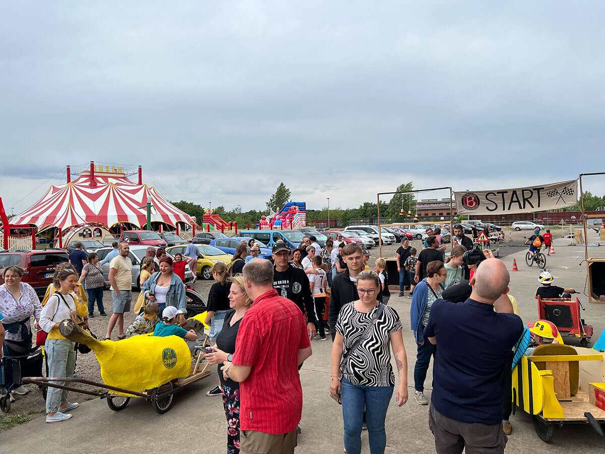 Seifenkistenrennen - ein Schulprojekt 2023 im Industriemuseum Brandenburg Seifenkistenrennen - ein Schulprojekt 2023 im Industriemuseum Brandenburg