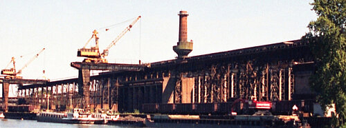 Bild des alten Stahlwerkes in Graustufen - Was vom Stahlwerk* übrigblieb – Fotoferienprojekt für Grundschulkinder im Industriemuseum Brandenburg Bild des alten Stahlwerkes in Graustufen - Was vom Stahlwerk* übrigblieb – Fotoferienprojekt für Grundschulkinder im Industriemuseum Brandenburg